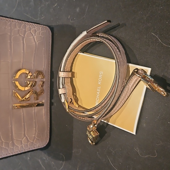 Michael Kors Small Convertible Crossbody Flap Shoulder Bag (powder blush) Croc-E - Picture 7 of 15